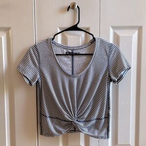 Abercrombie & Fitch: Blue/White Stripped Short Sleeve T-Shirt